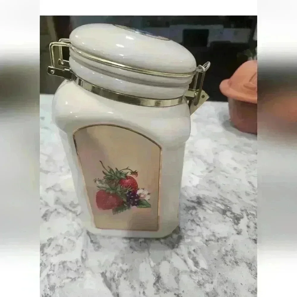 Knott’s Berry Farm Vintage Ceramic Cookie Jar Food Storage Container Good Cond.